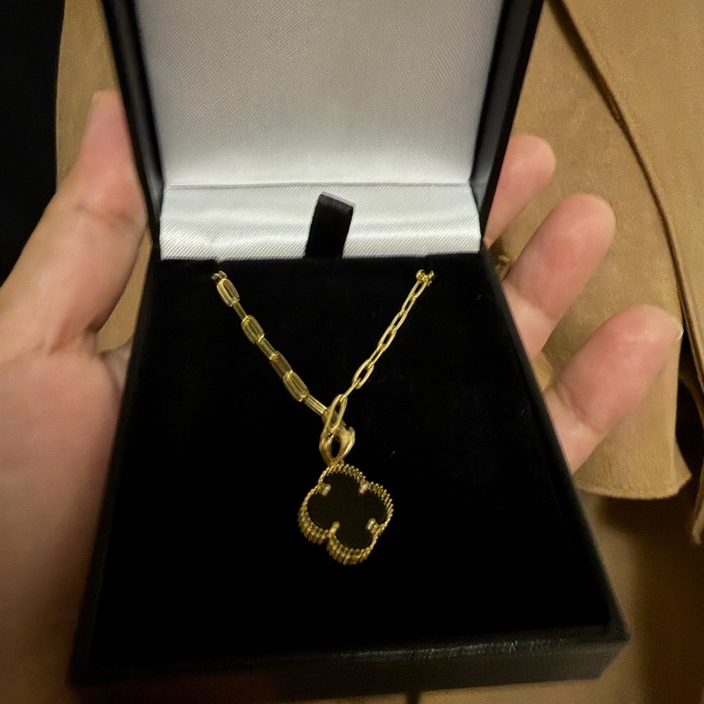 14k solid Gold and Black Pendant Necklace - Picture 3 of 11
